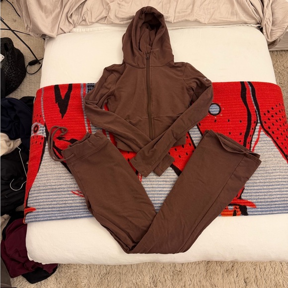 ALO Brownstone High-Rise Wide-Leg Pants and hooded sweatshirt - Picture 2 of 4